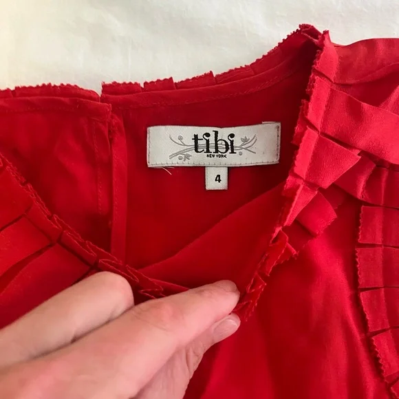 Tibi Red 100% silk Ruffled Bib Collar Tank Top size 4 EUC - Picture 4 of 6